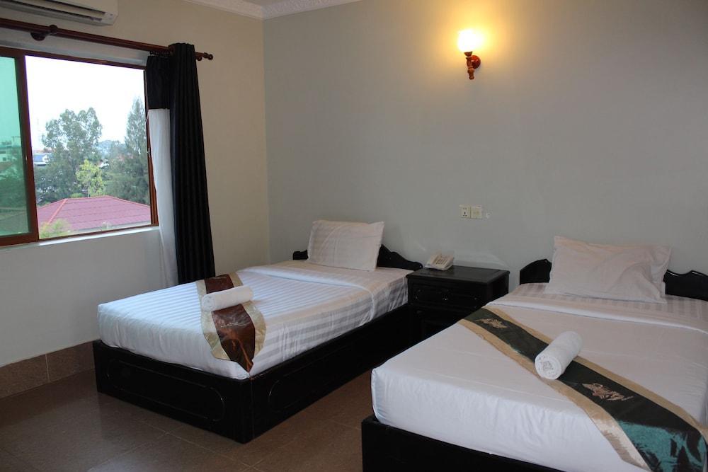 Central Night Hotel Siem Reap Exteriör bild