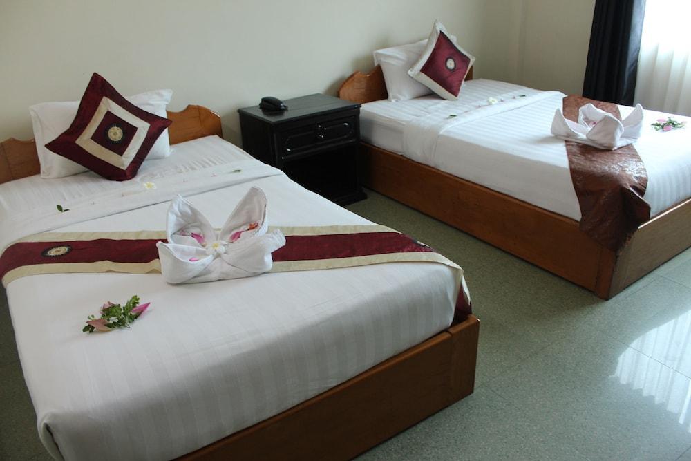 Central Night Hotel Siem Reap Exteriör bild