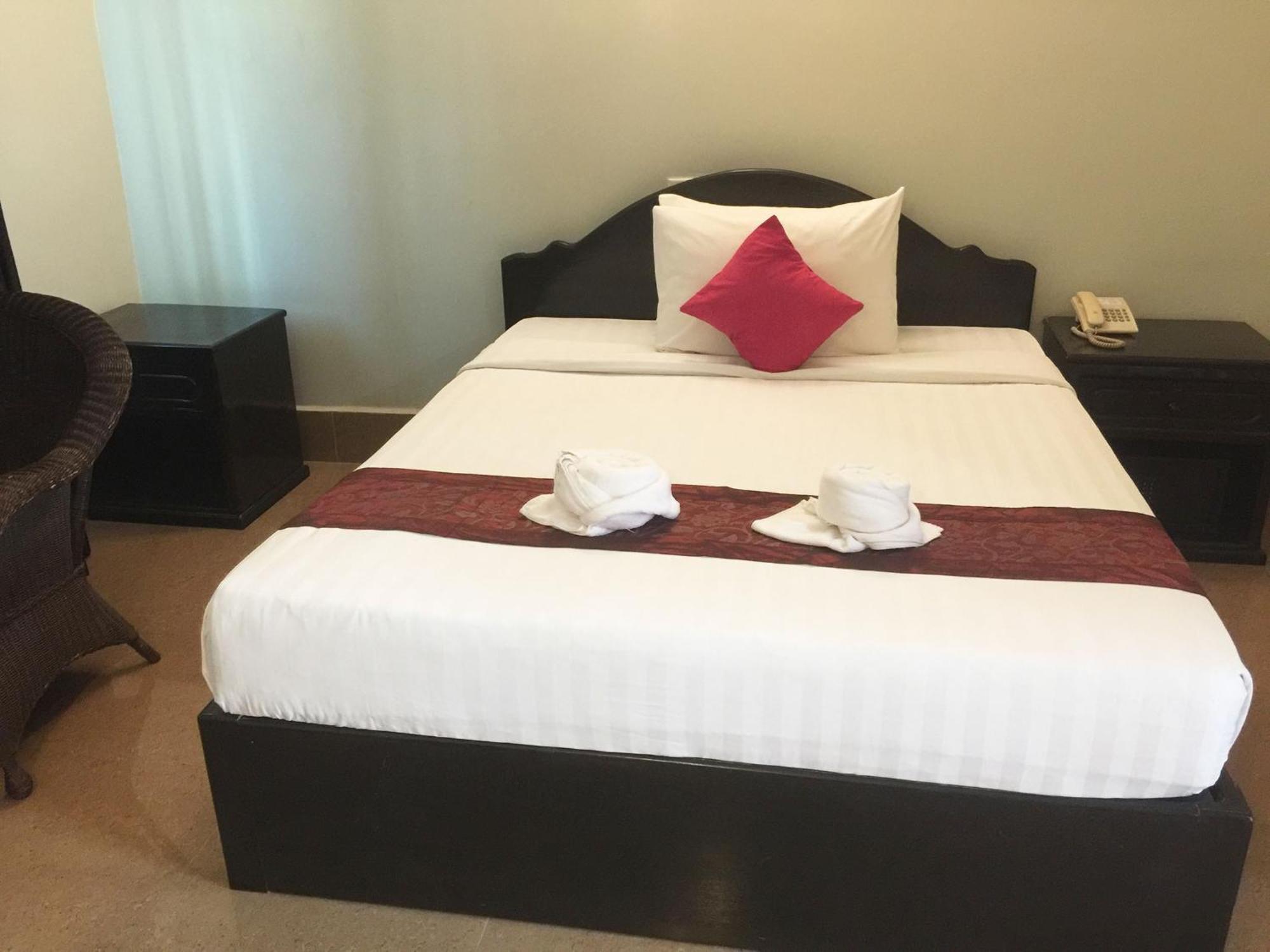 Central Night Hotel Siem Reap Exteriör bild