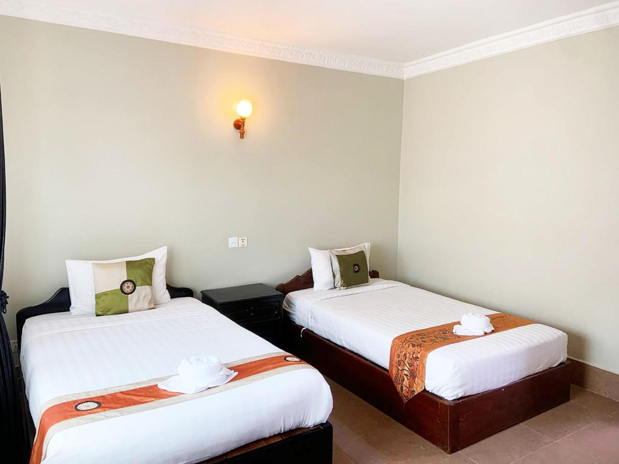 Central Night Hotel Siem Reap Exteriör bild