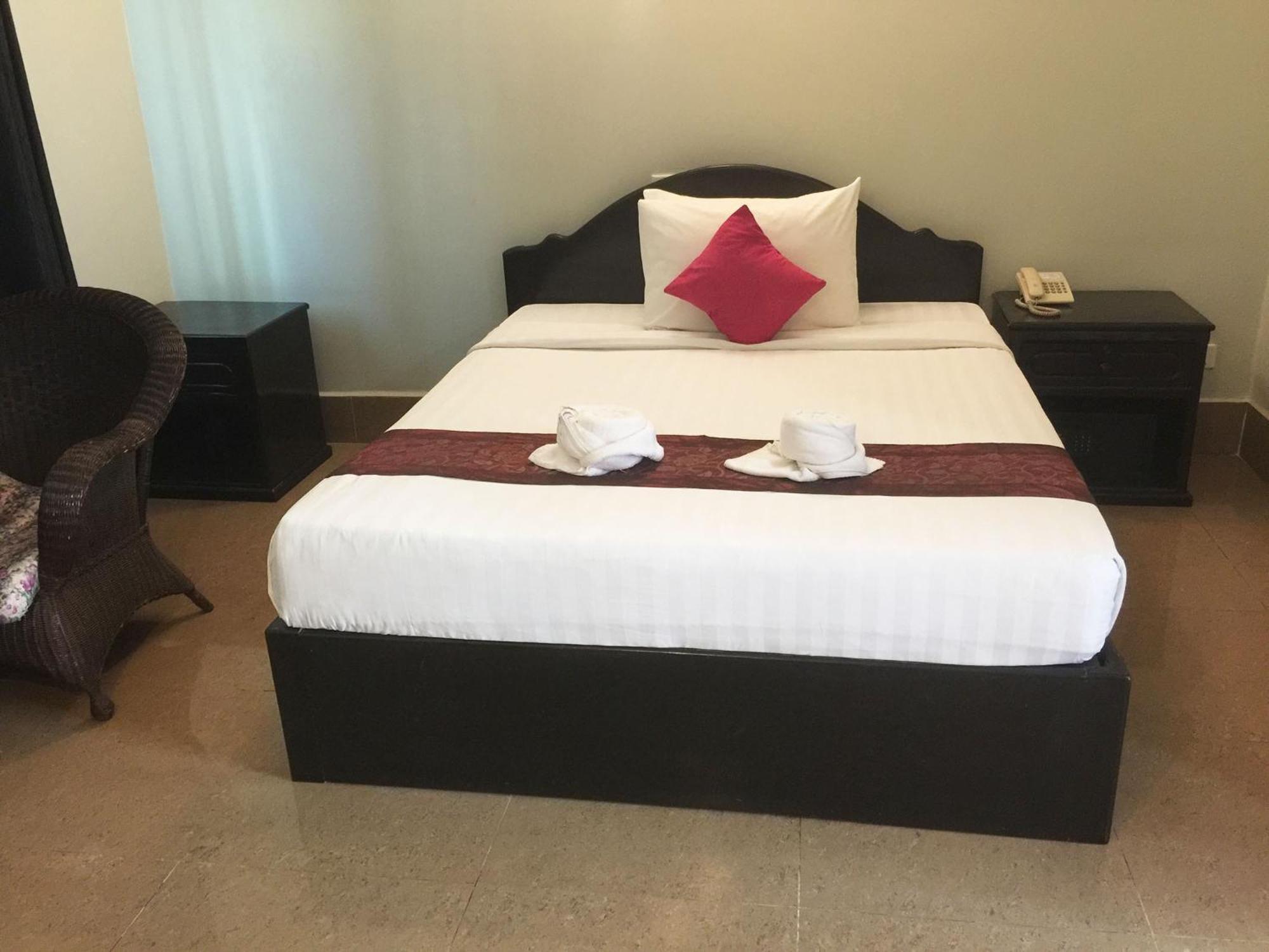 Central Night Hotel Siem Reap Exteriör bild