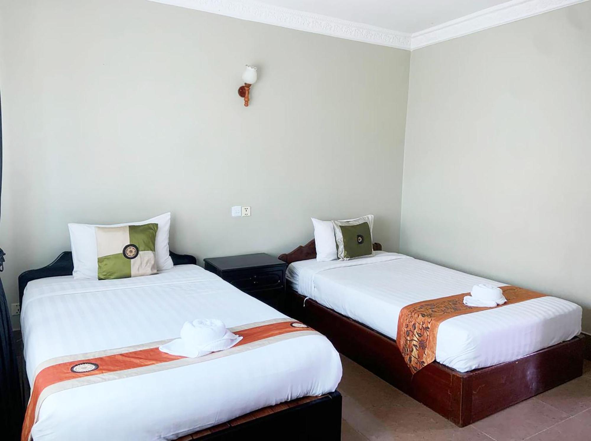 Central Night Hotel Siem Reap Exteriör bild