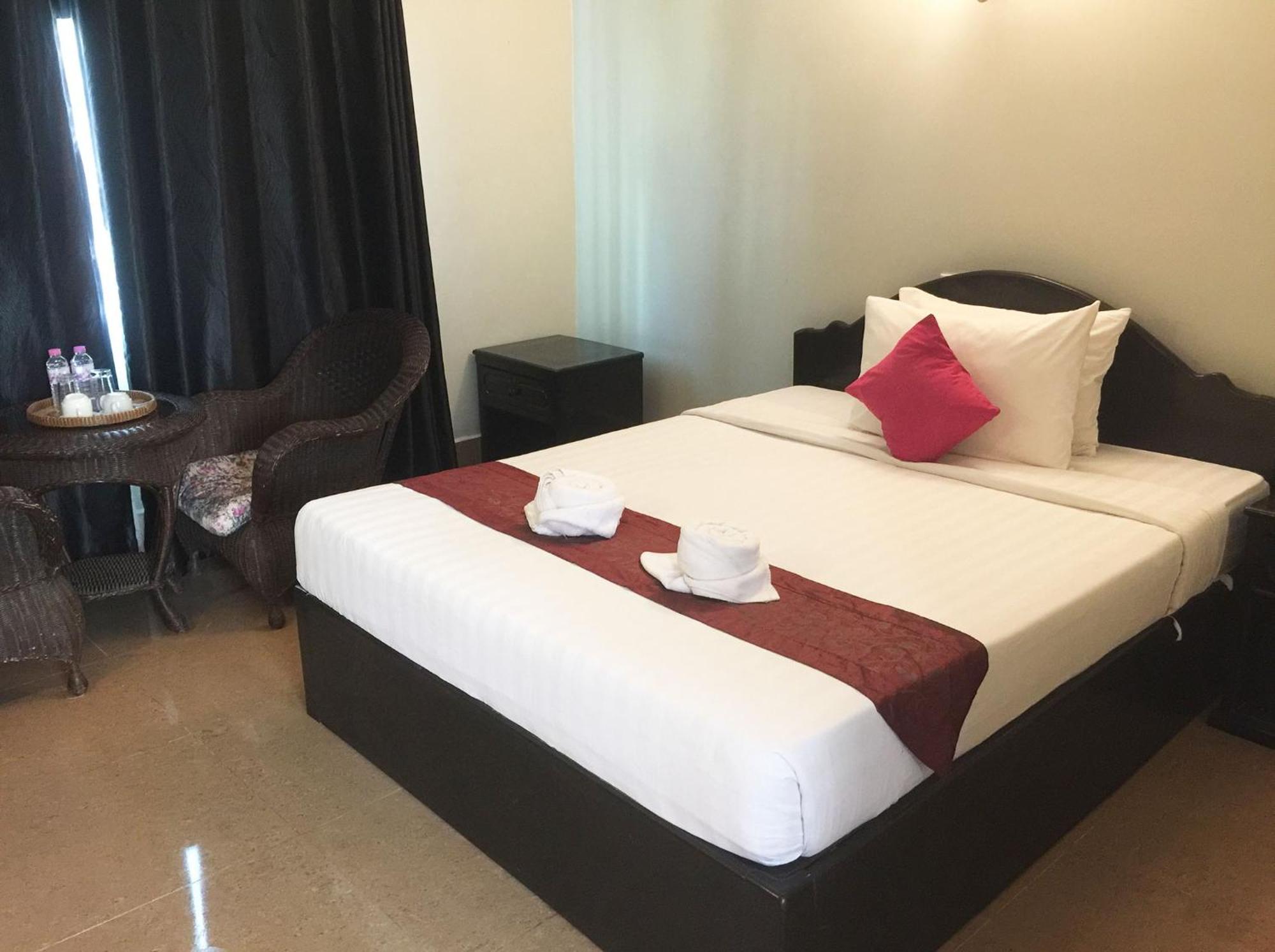 Central Night Hotel Siem Reap Exteriör bild