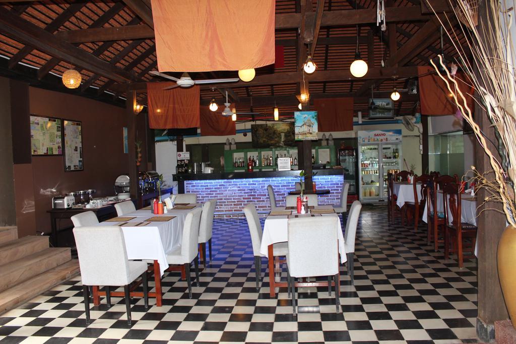 Central Night Hotel Siem Reap Exteriör bild