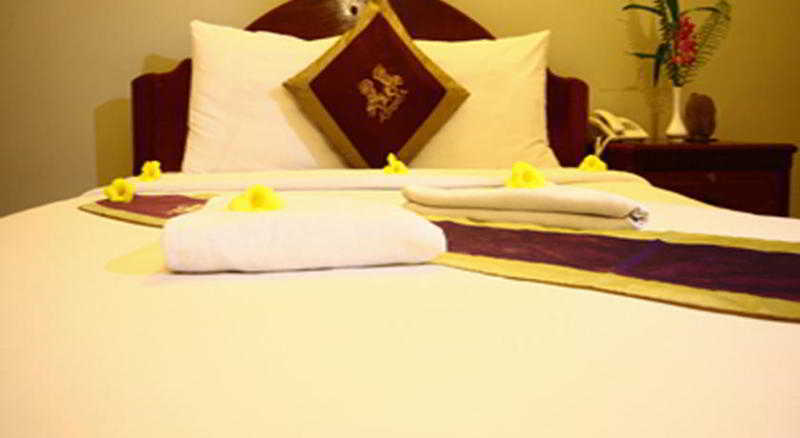 Central Night Hotel Siem Reap Exteriör bild