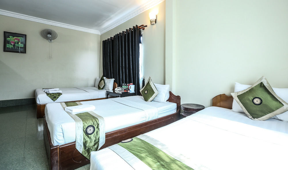 Central Night Hotel Siem Reap Exteriör bild