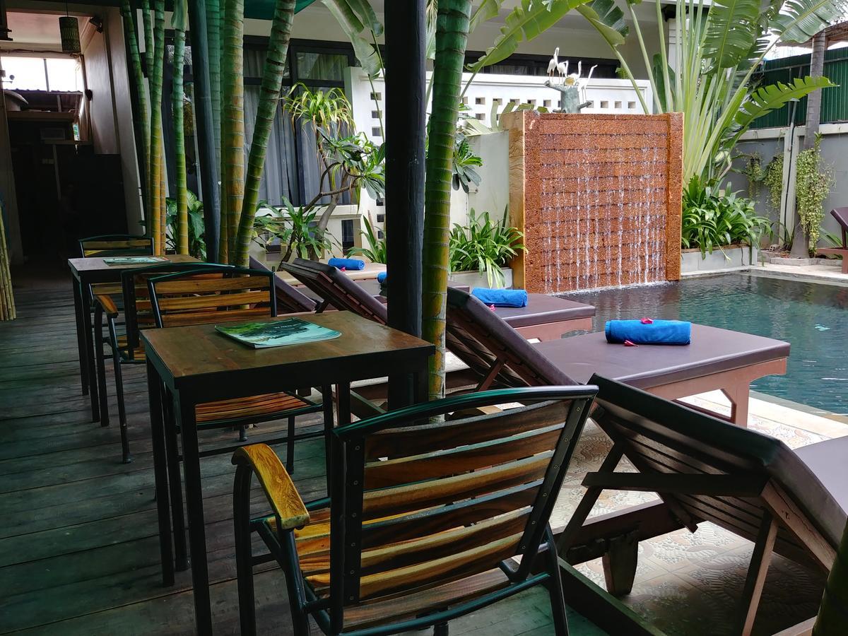 Central Night Hotel Siem Reap Exteriör bild