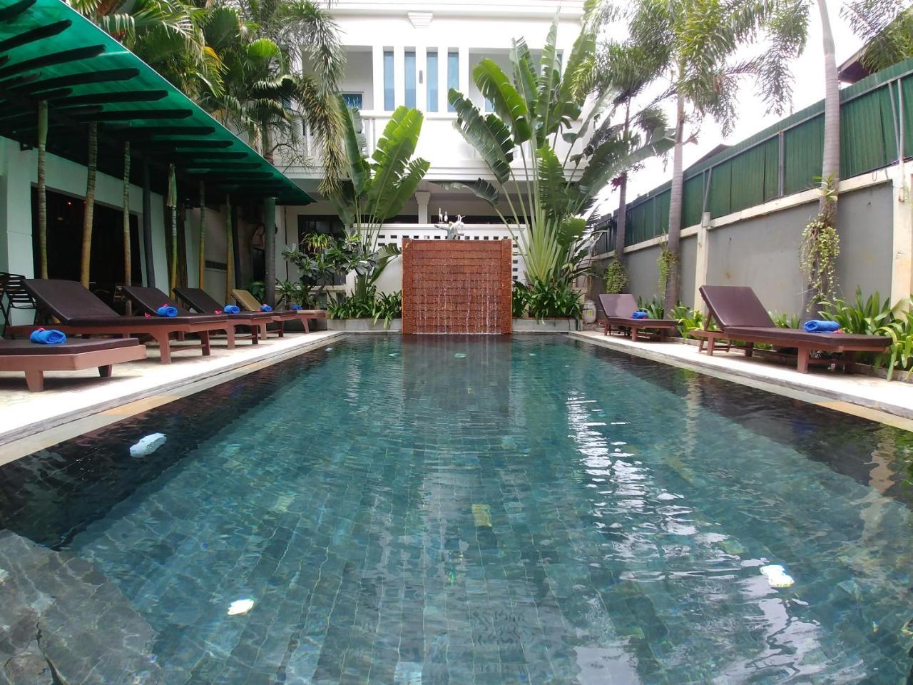 Central Night Hotel Siem Reap Exteriör bild