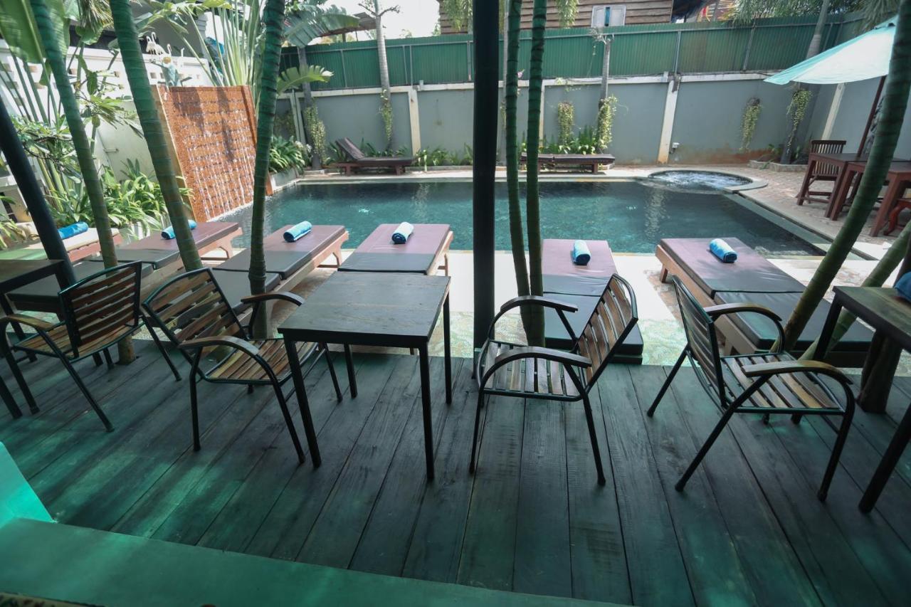 Central Night Hotel Siem Reap Exteriör bild