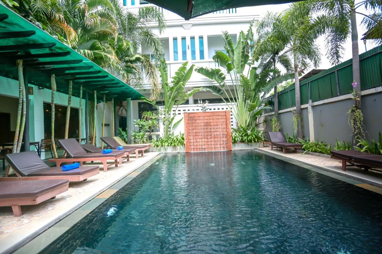Central Night Hotel Siem Reap Exteriör bild