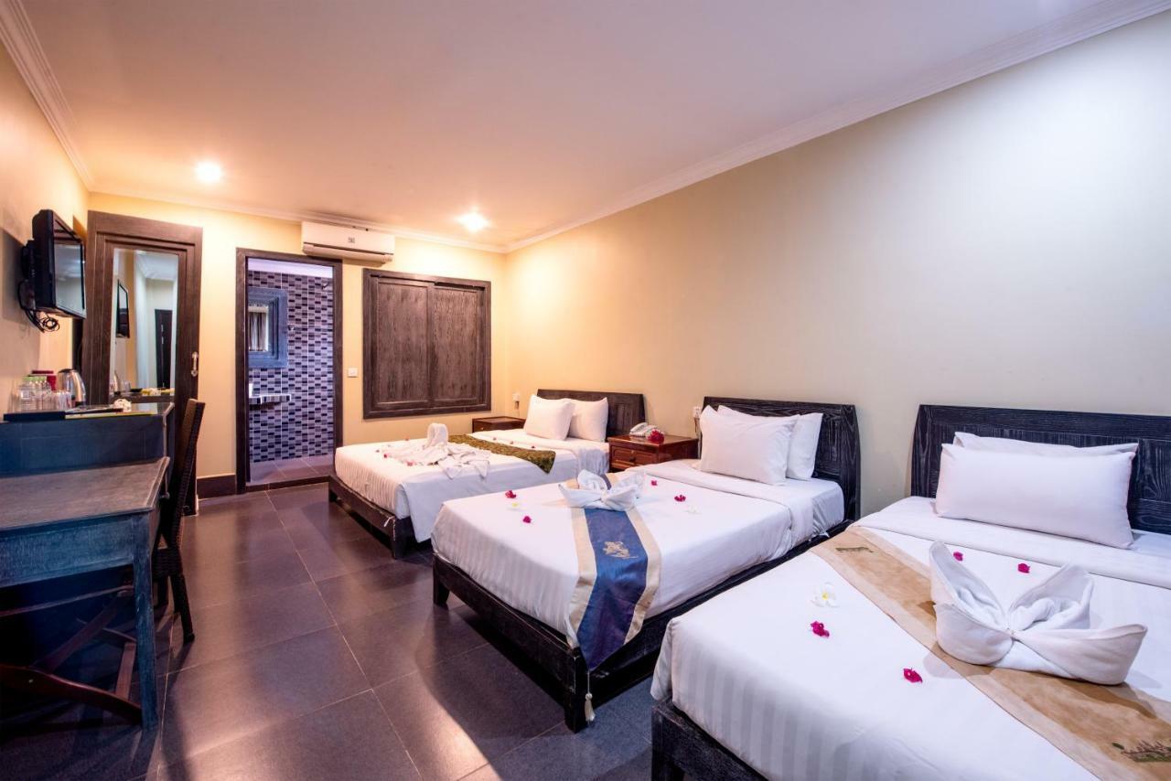 Central Night Hotel Siem Reap Exteriör bild