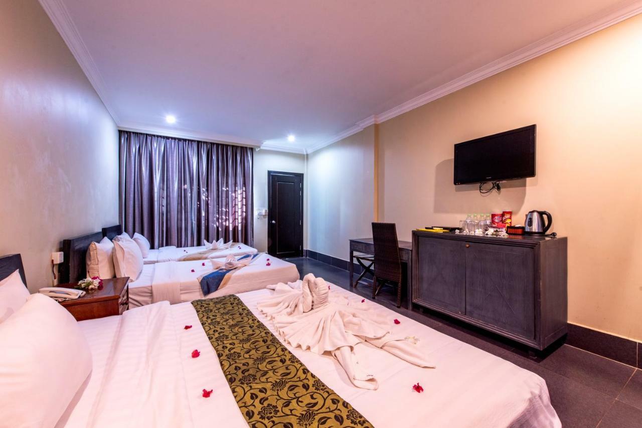 Central Night Hotel Siem Reap Exteriör bild