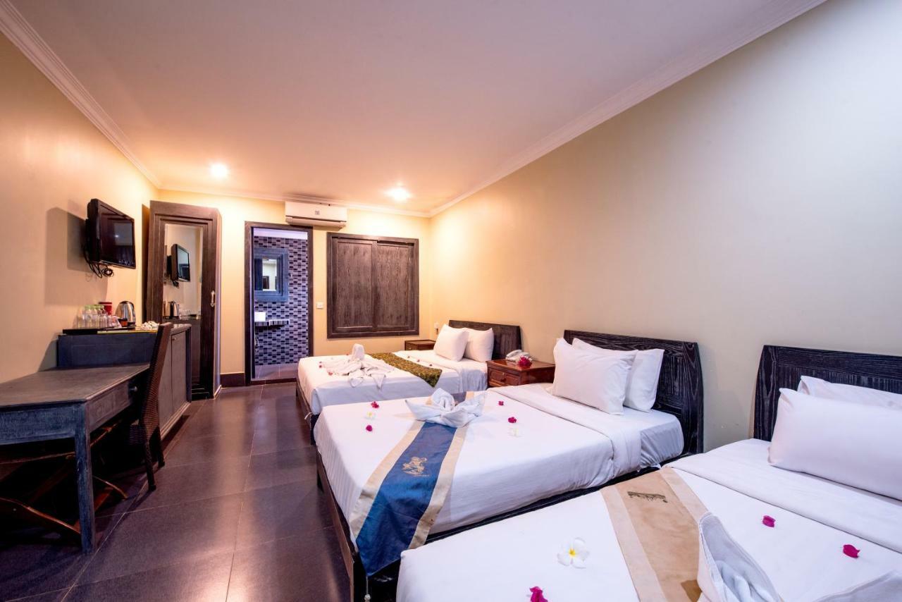 Central Night Hotel Siem Reap Exteriör bild