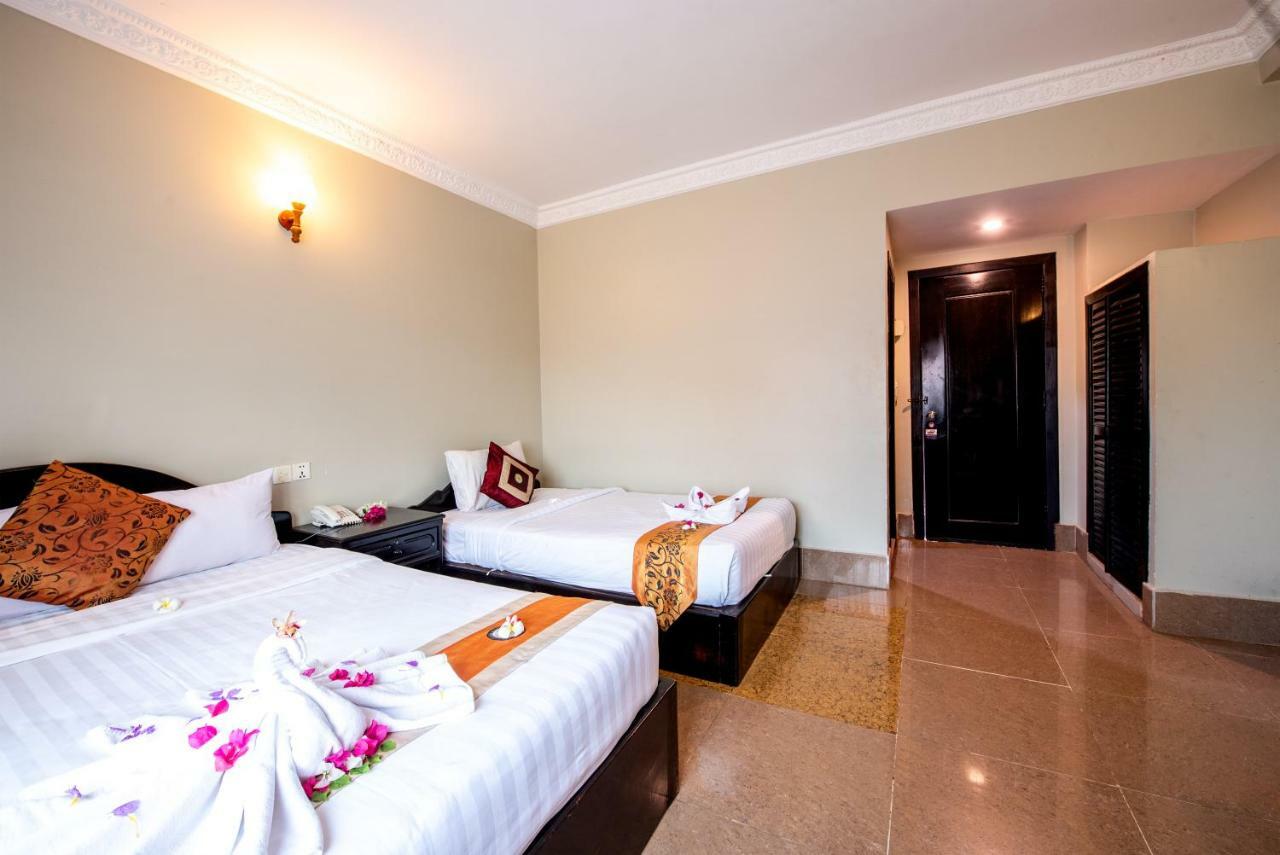 Central Night Hotel Siem Reap Exteriör bild