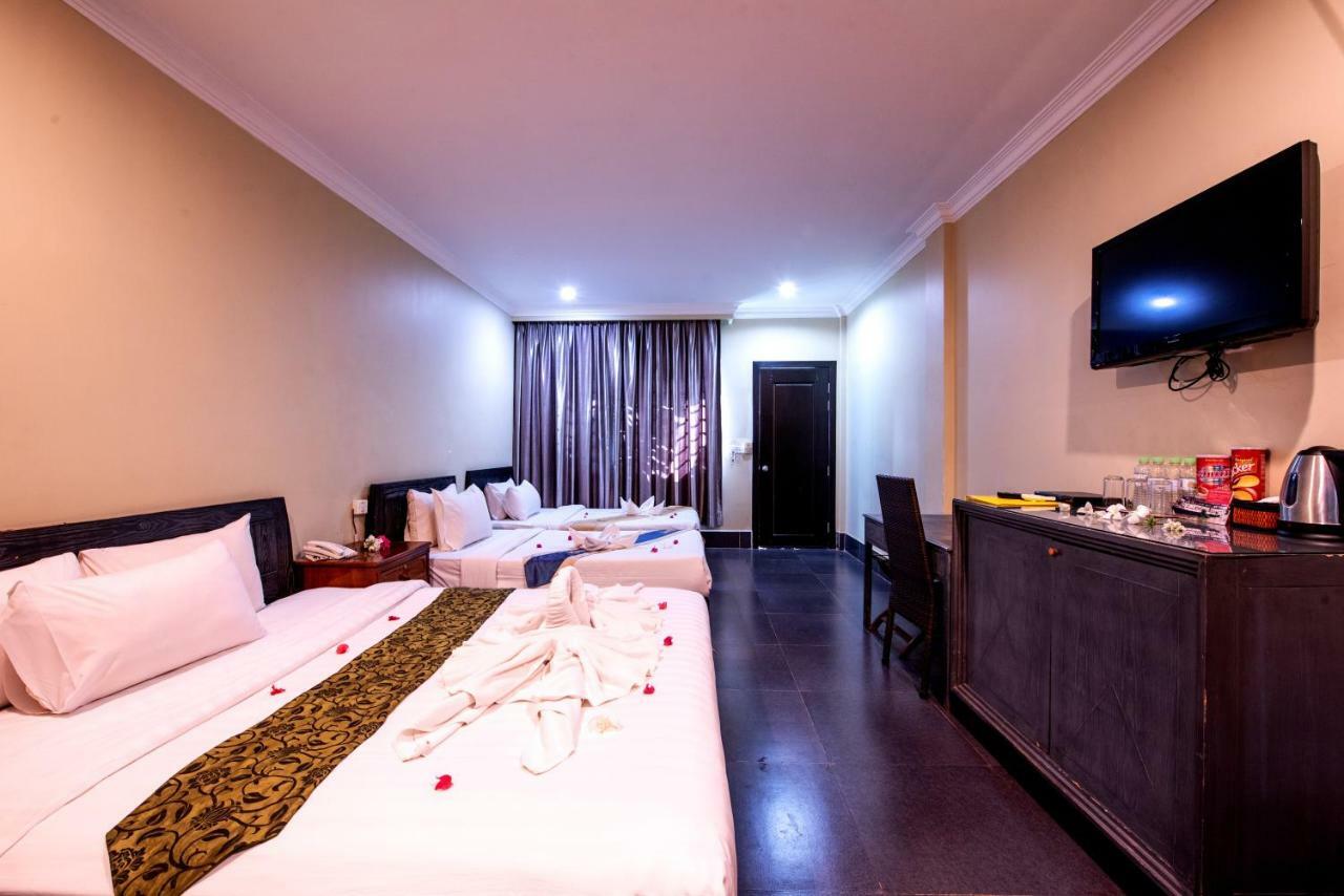 Central Night Hotel Siem Reap Exteriör bild