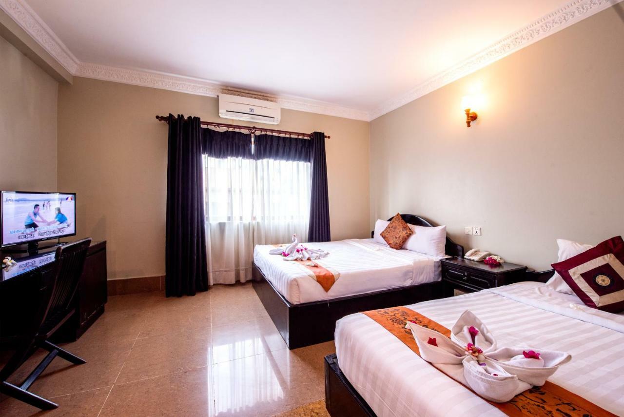 Central Night Hotel Siem Reap Exteriör bild